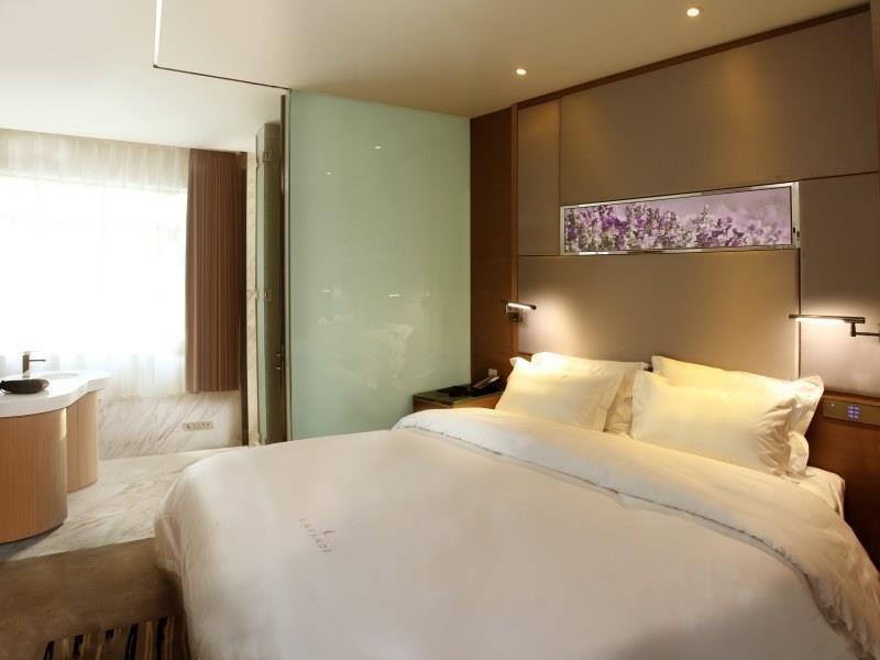 Lavande Hotel Zhuhai Gongbei Port Of Entry Екстер'єр фото