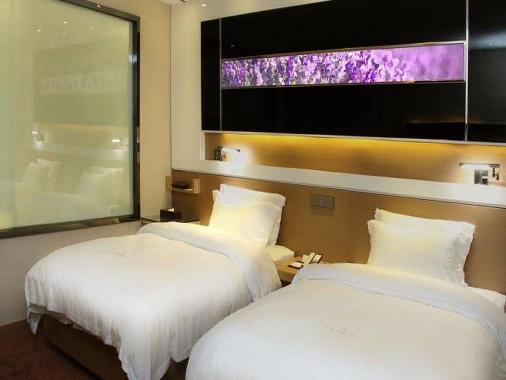 Lavande Hotel Zhuhai Gongbei Port Of Entry Екстер'єр фото